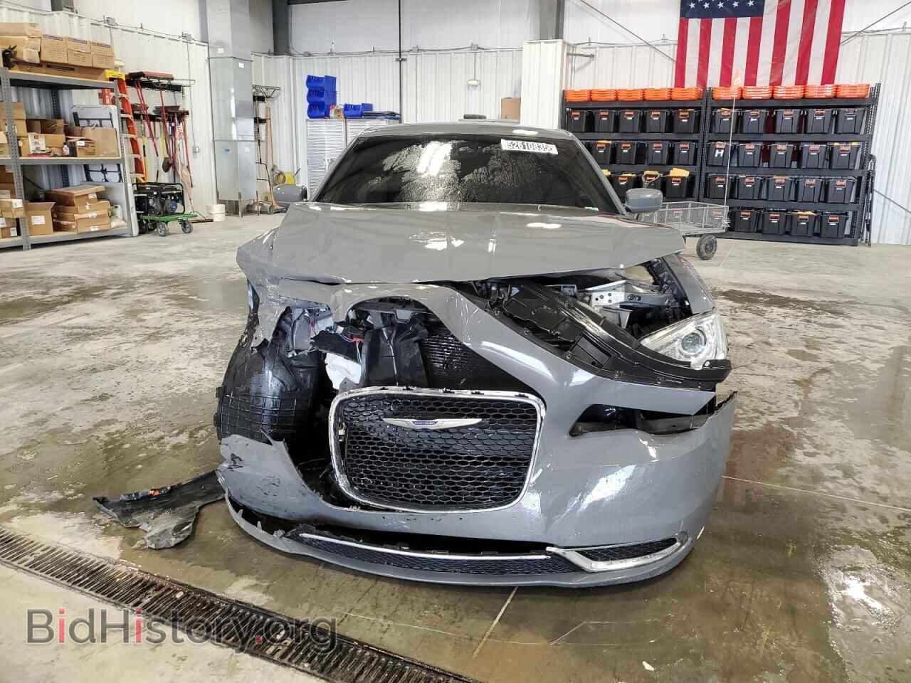 2019 CHRYSLER 300 - VIN: 2C3CCAAG8KH568859 - Фото 5