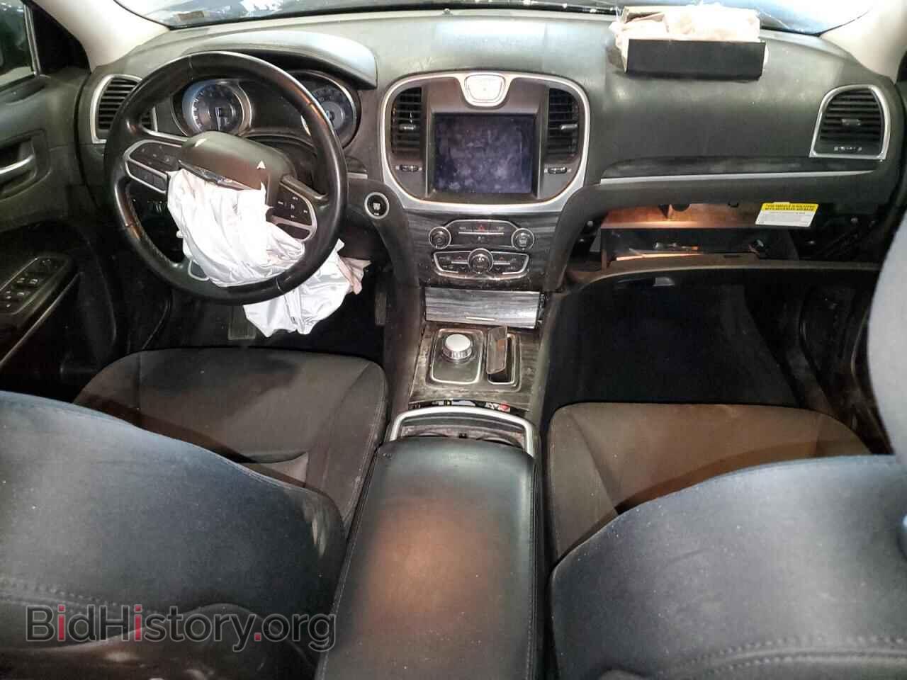 2019 CHRYSLER 300 - VIN: 2C3CCAAG8KH568859 - Фото 8