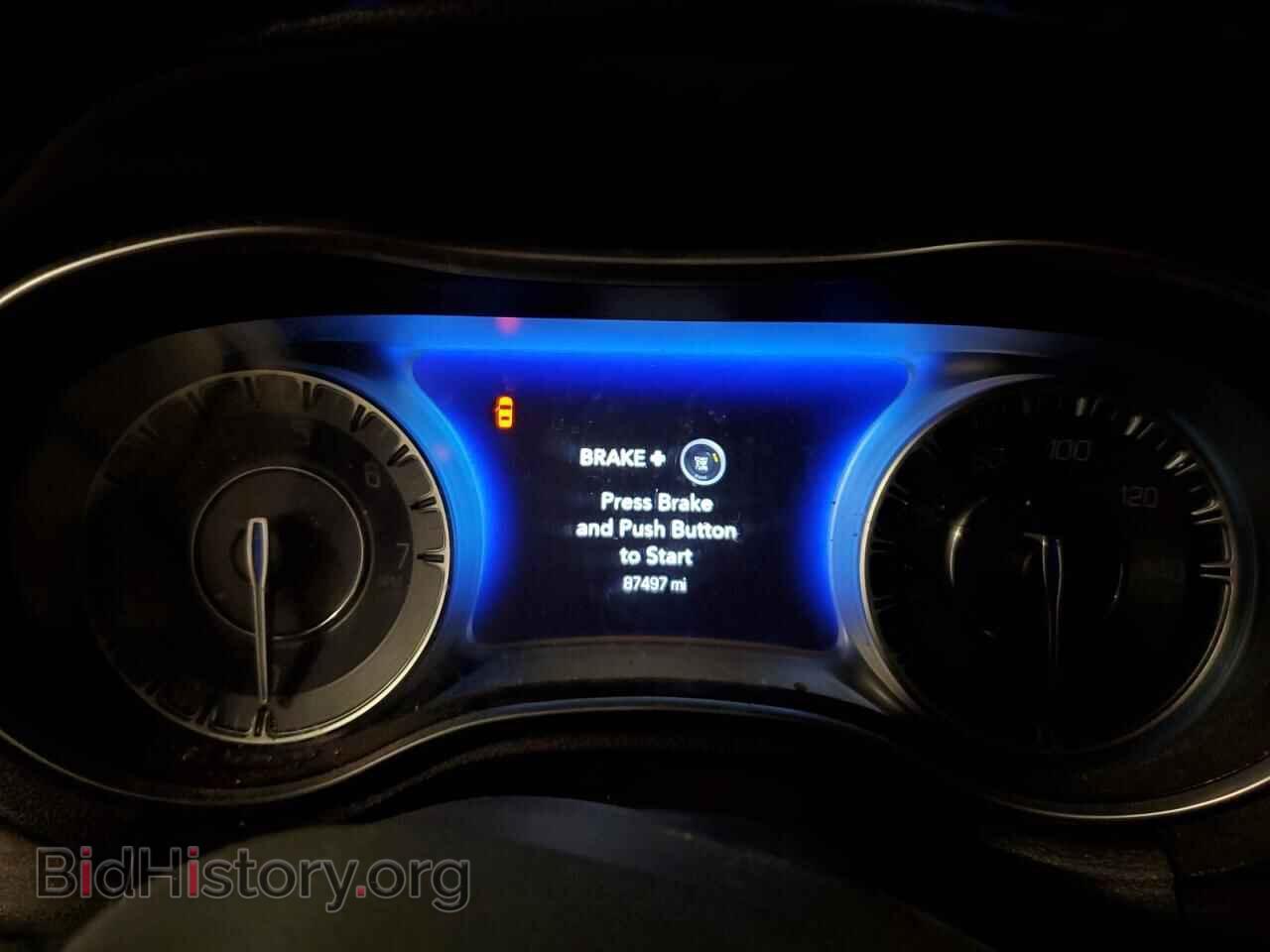 2019 CHRYSLER 300 - VIN: 2C3CCAAG8KH568859 - Фото 9
