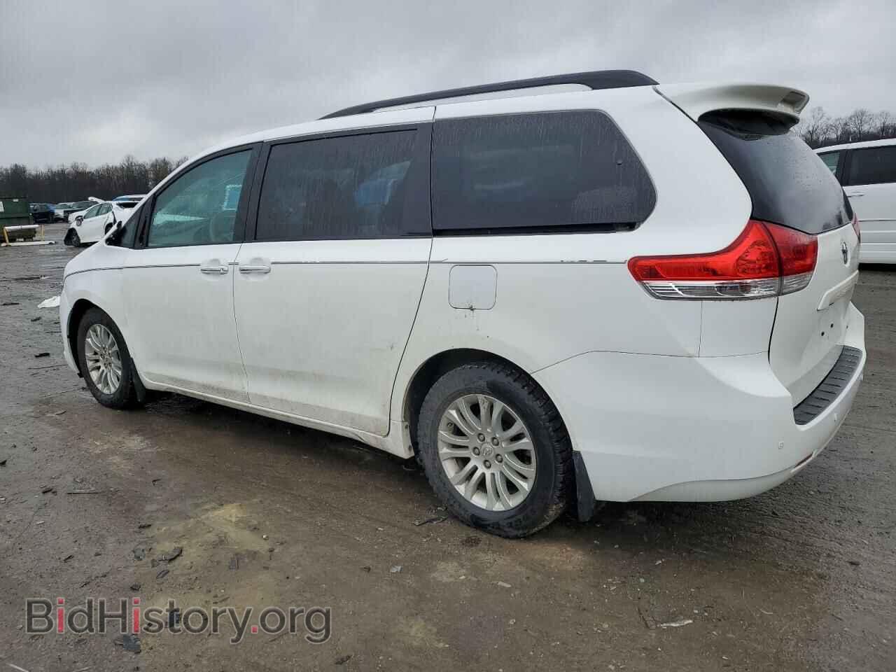 2011 TOYOTA All Models - VIN: 5TDYK3DC3BS046747 - Фото 2