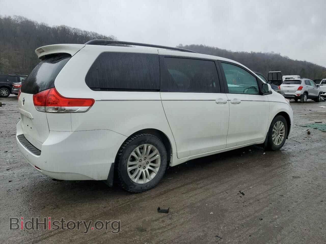 2011 TOYOTA All Models - VIN: 5TDYK3DC3BS046747 - Фото 3