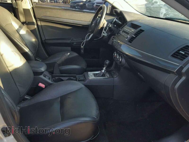2011 Mitsubishi LANCER (VIN JA32V6FV1BU043949) — photo 5 of 10