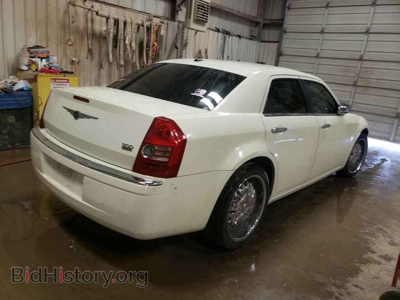 2010 CHRYSLER 300 - VIN: 2C3CA3CV1AH254174 - Фото 4