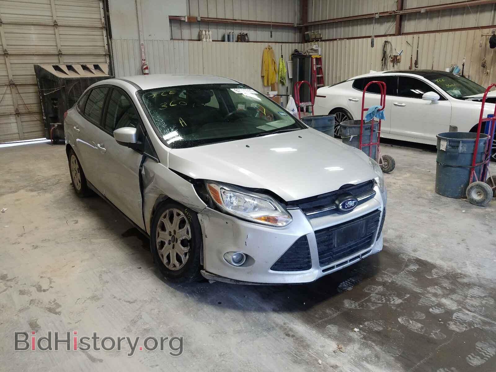 Photo 1FAHP3F23CL337974 - FORD FOCUS 2012