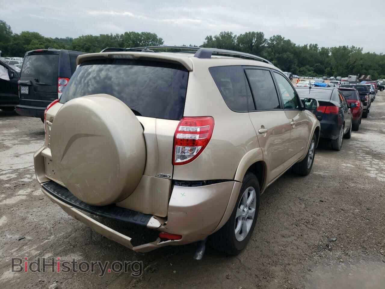 2011 TOYOTA RAV4 - VIN: 2T3DF4DV2BW132088 - Фото 4