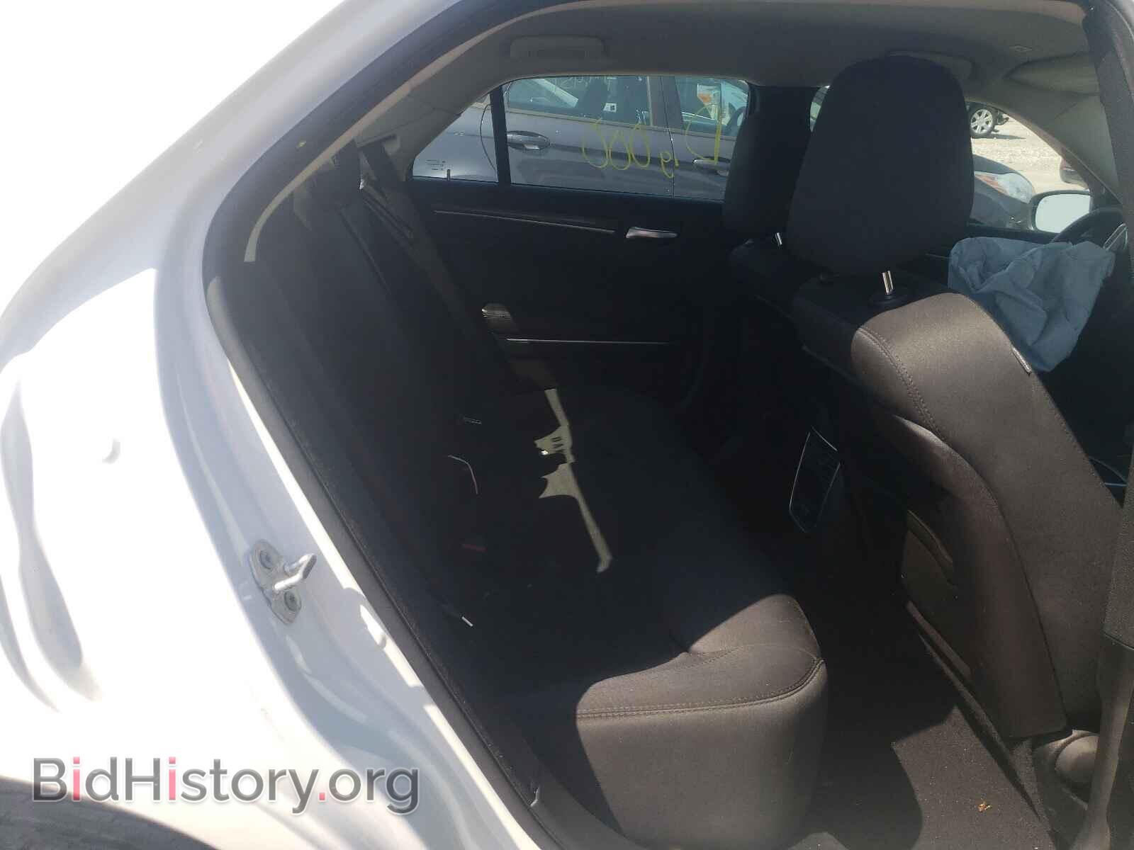 2019 CHRYSLER 300 - VIN: 2C3CCAAG3KH714455 - Фото 6