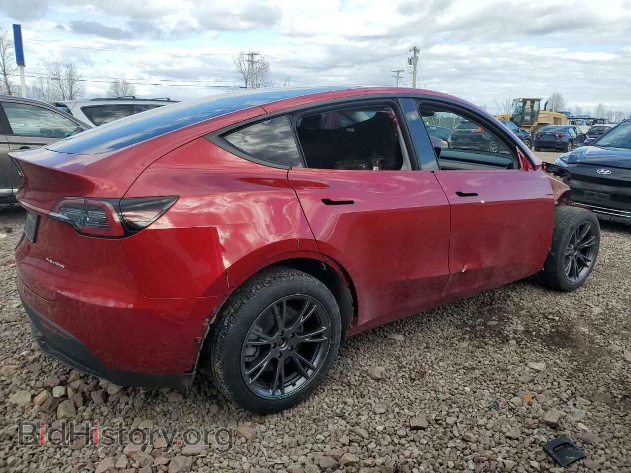 2024 TESLA MODEL Y - VIN: 7SAYGDEE8RA302077 - Фото 3