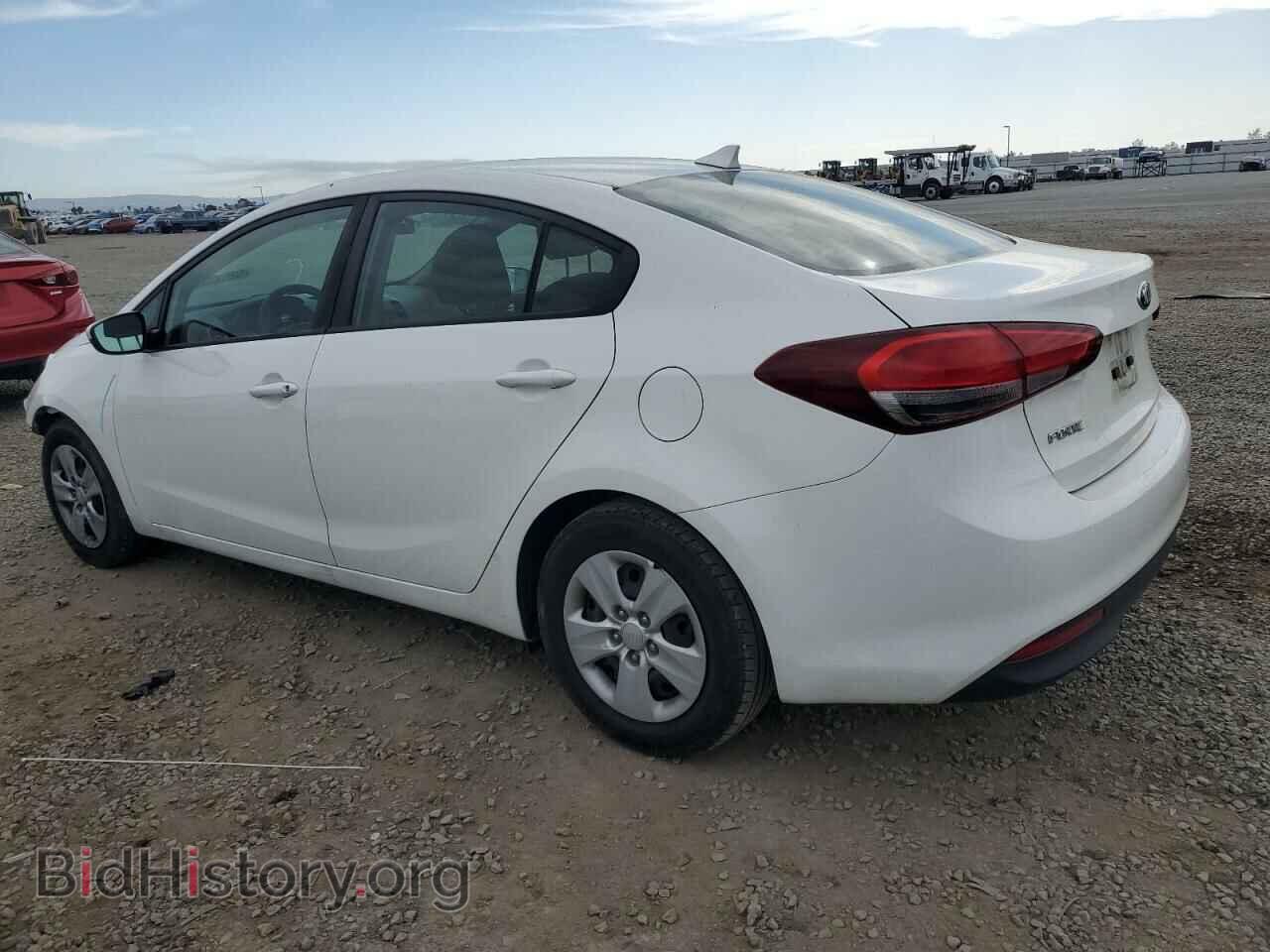 2017 KIA FORTE - VIN: 3KPFK4A73HE102001 - Фото 2