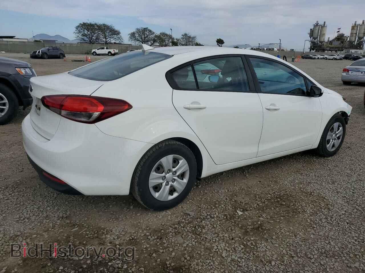 2017 KIA FORTE - VIN: 3KPFK4A73HE102001 - Фото 3