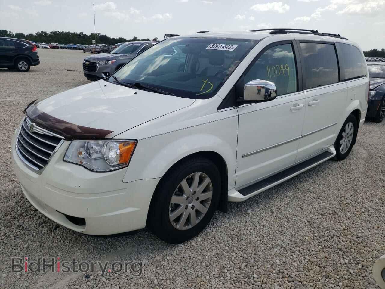 2010 CHRYSLER MINIVAN - VIN: 2A4RR8DX3AR387180 - Фото 2
