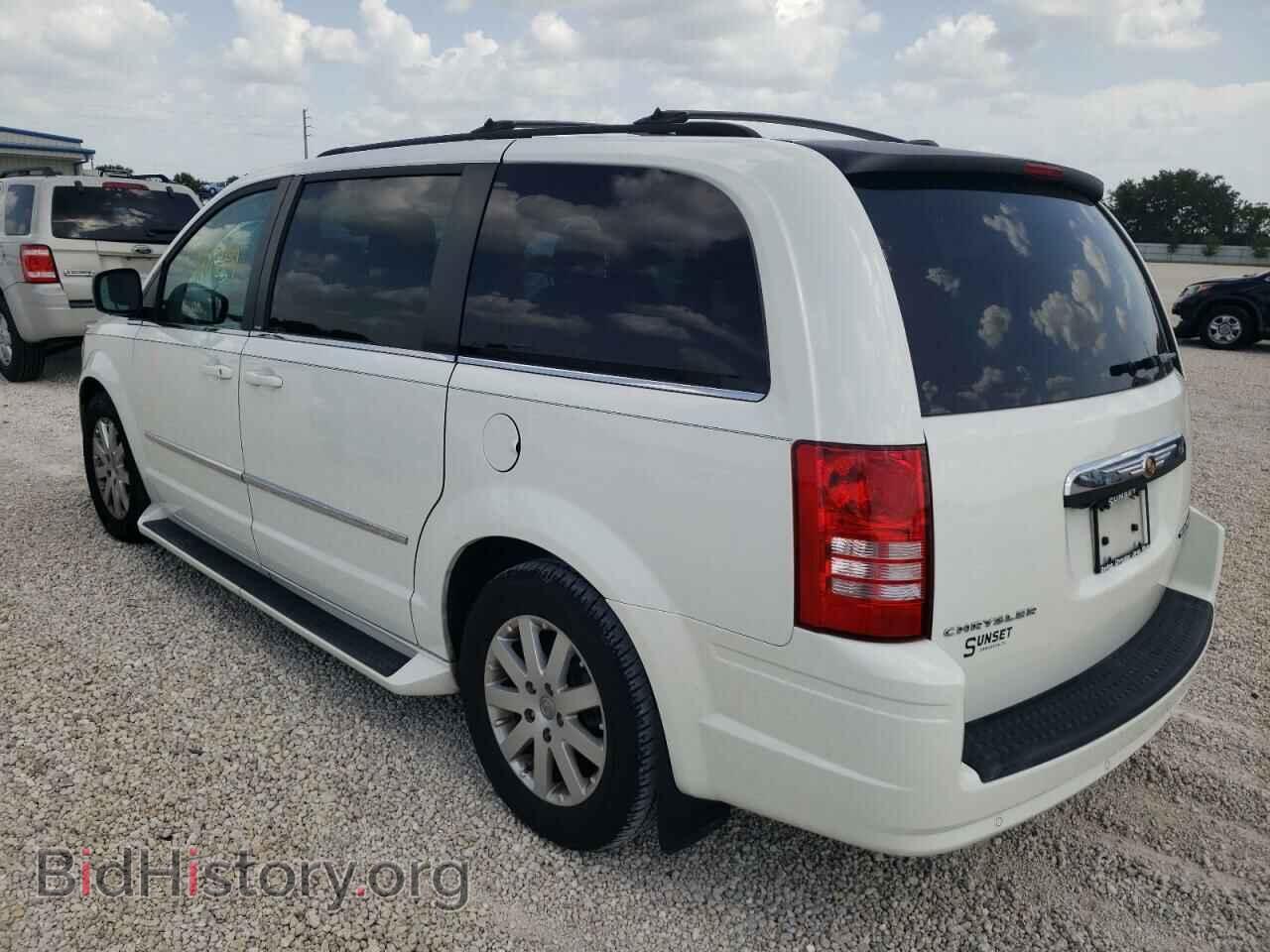2010 CHRYSLER MINIVAN - VIN: 2A4RR8DX3AR387180 - Фото 3
