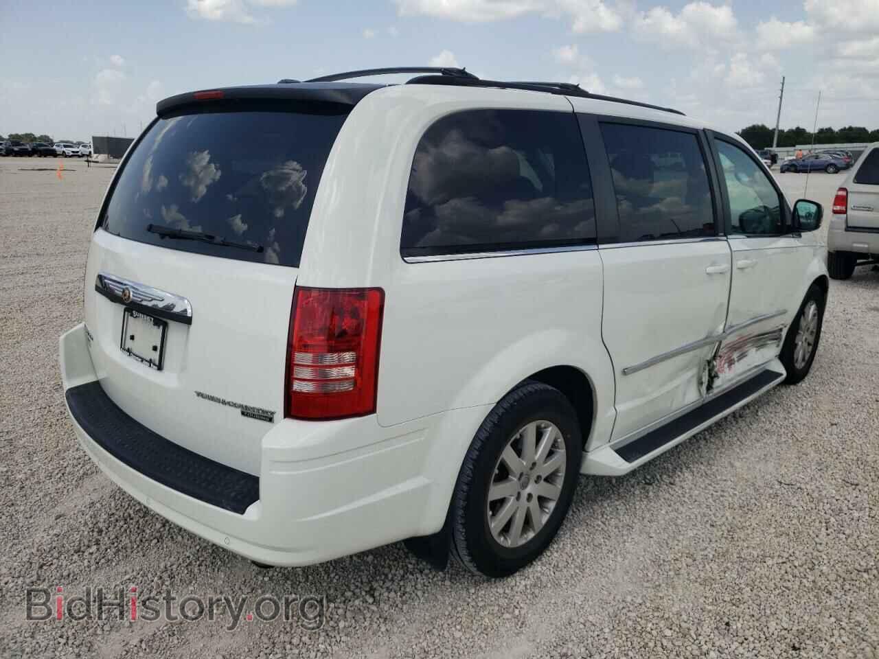 2010 CHRYSLER MINIVAN - VIN: 2A4RR8DX3AR387180 - Фото 4