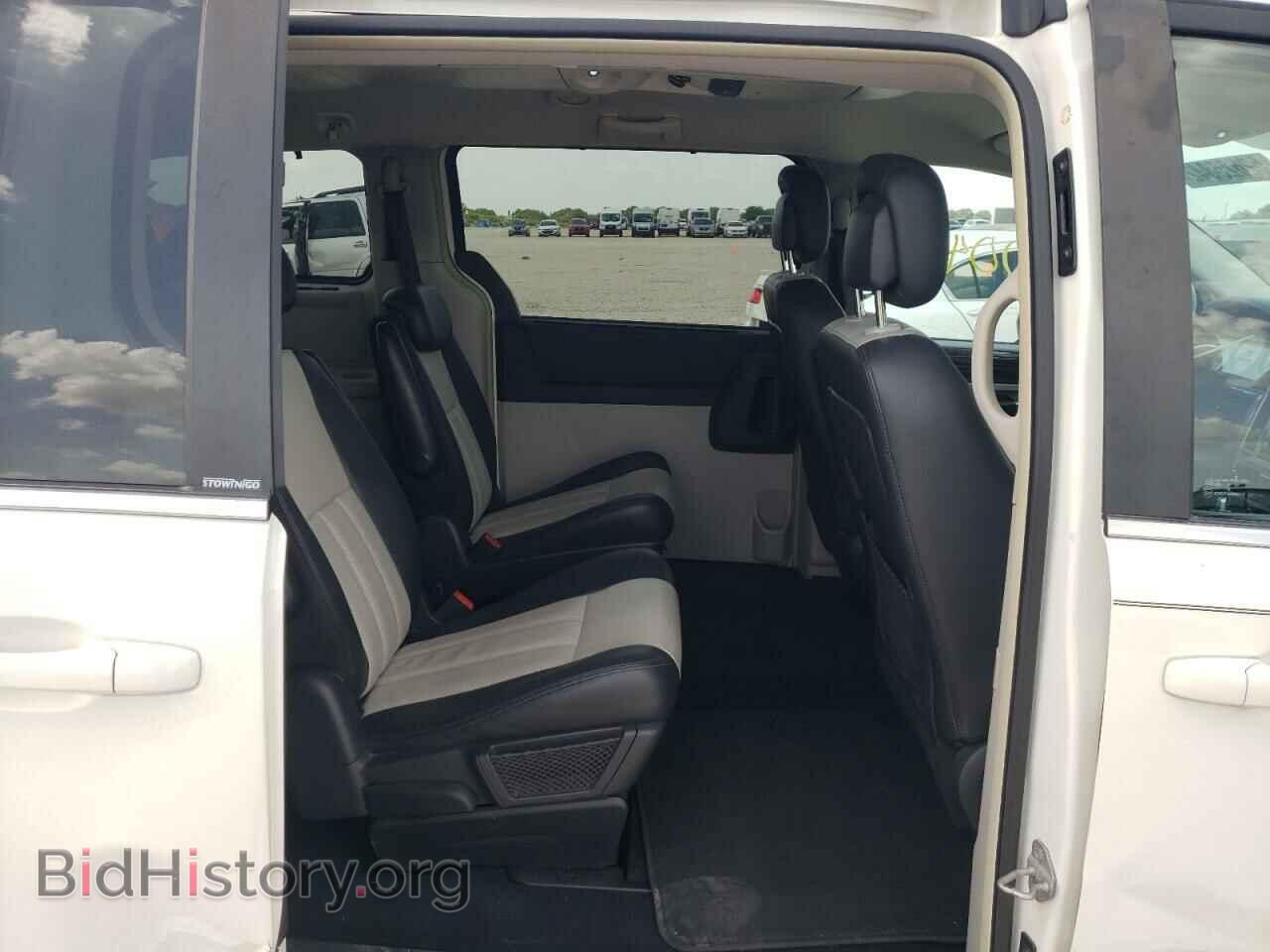 2010 CHRYSLER MINIVAN - VIN: 2A4RR8DX3AR387180 - Фото 6