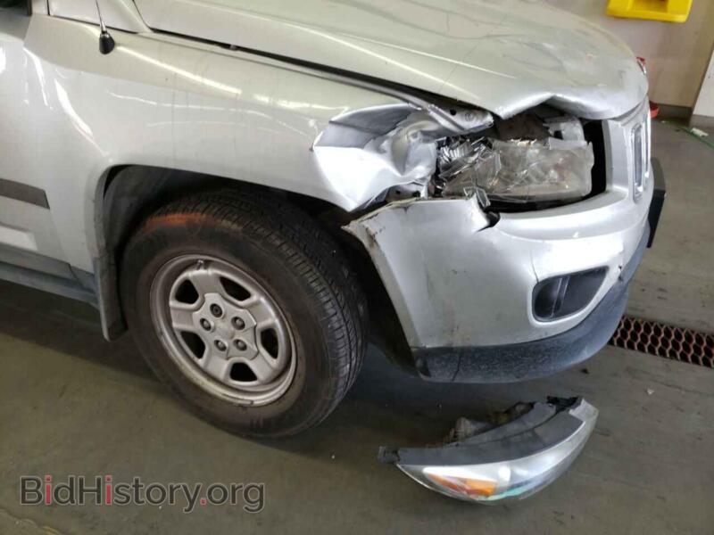 2011 Jeep COMPASS (VIN 1J4NT1FA8BD231964) — photo 9 of 10