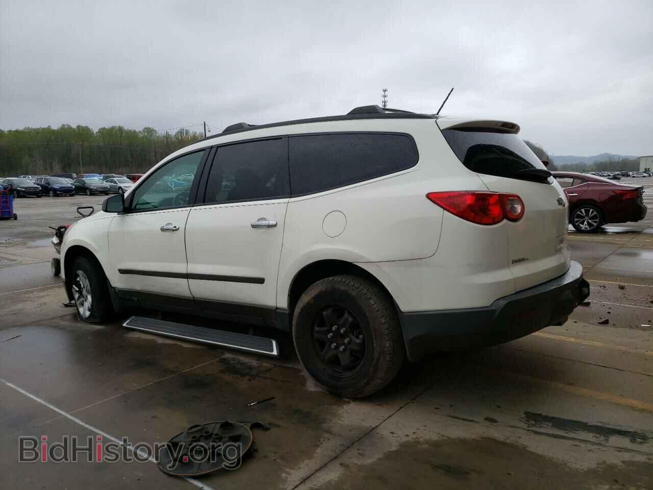 2012 CHEVROLET TRAVERSE - VIN: 1GNKRFED7CJ396589 - Фото 2