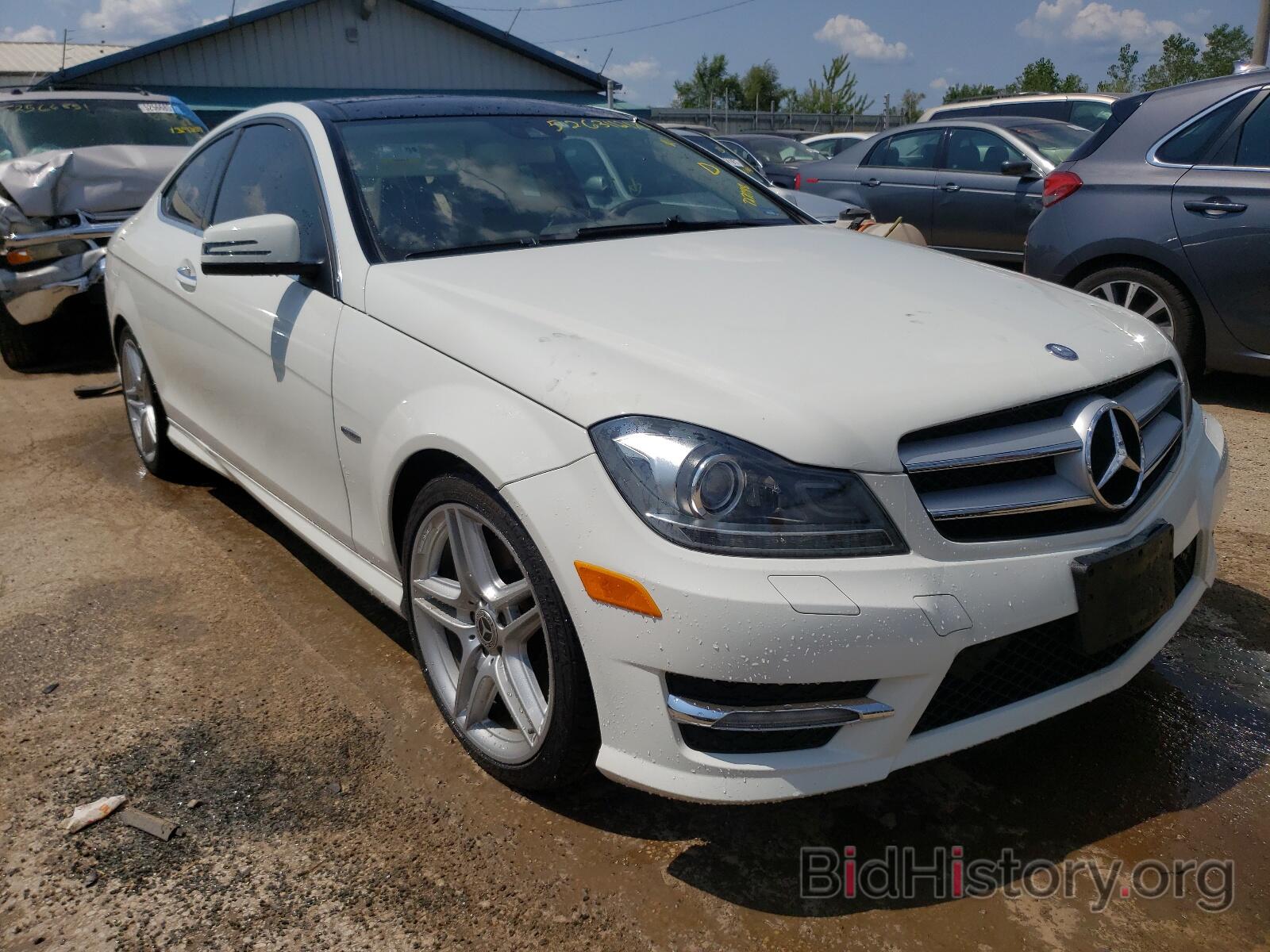 Фотография WDDGJ5HB5CF727088 - MERCEDES-BENZ C-CLASS 2012