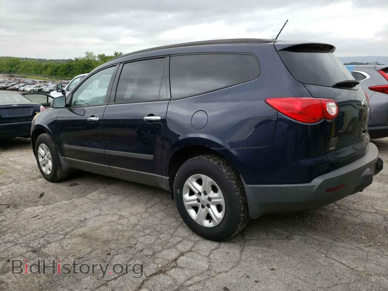 2011 CHEVROLET TRAVERSE - VIN: 1GNKVEED5BJ144232 - Фото 2
