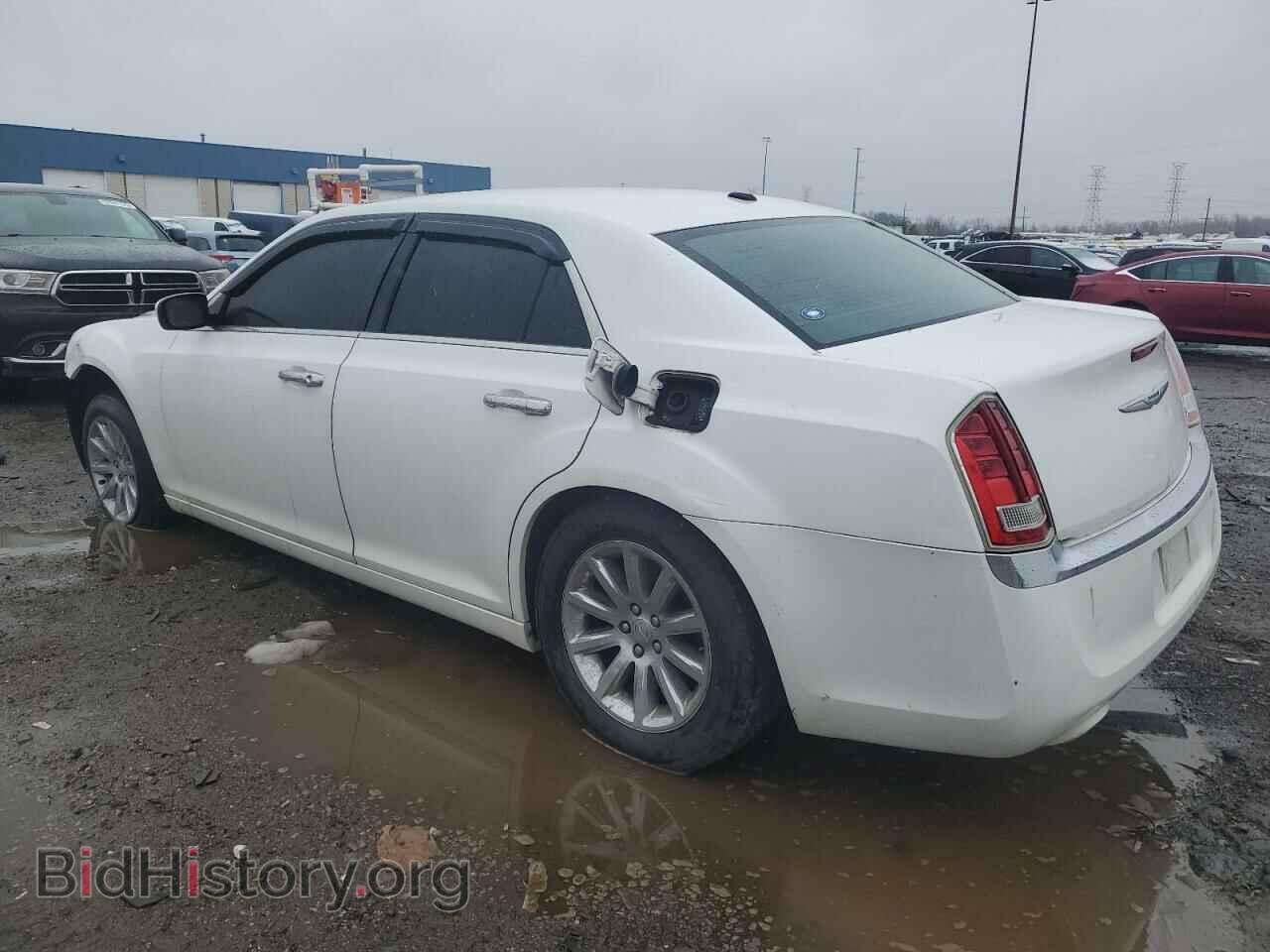 2011 CHRYSLER 300 - VIN: 2C3CA5CG5BH557683 - Фото 2
