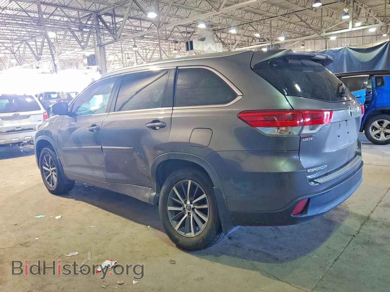 2018 TOYOTA HIGHLANDER - VIN: 5TDJZRFH9JS545317 - Фото 2