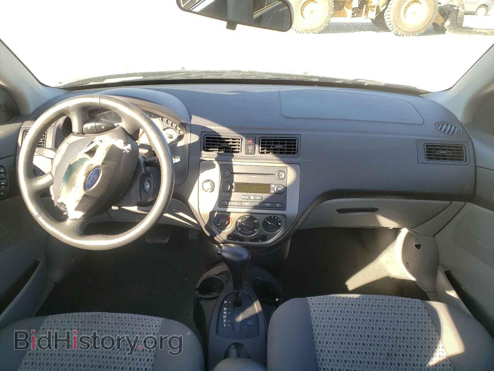 2007 FORD FOCUS - VIN: 1FAHP34N47W364067 - Фото 9