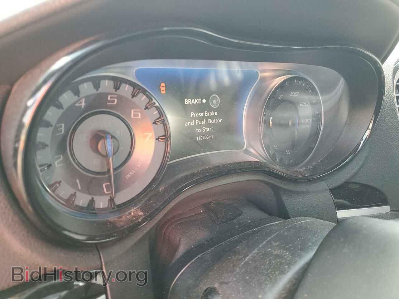 2019 CHRYSLER 300 - VIN: 2C3CCABG0KH686600 - Фото 9