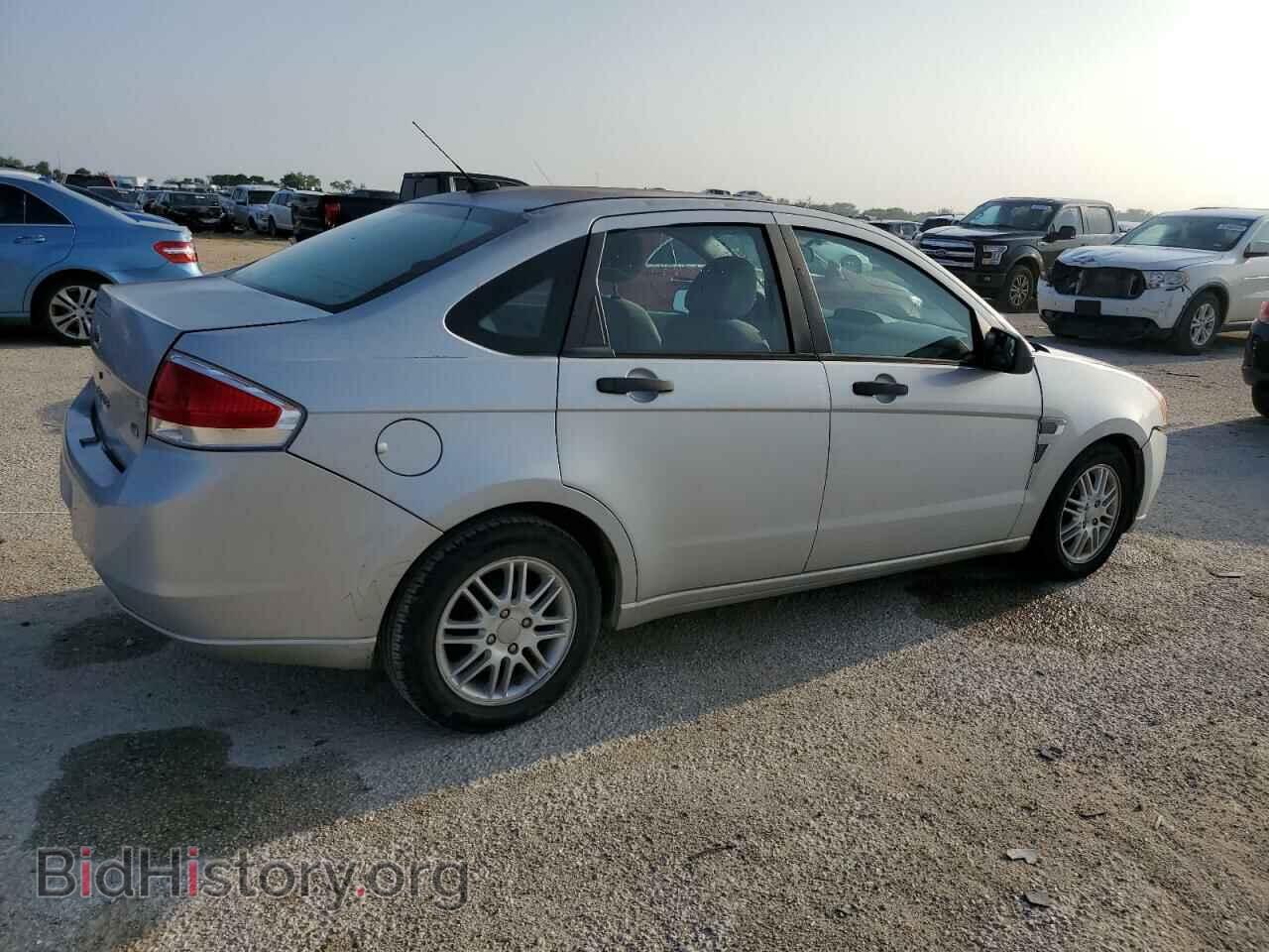 2008 FORD FOCUS - VIN: 1FAHP35N58W161379 - Фото 3