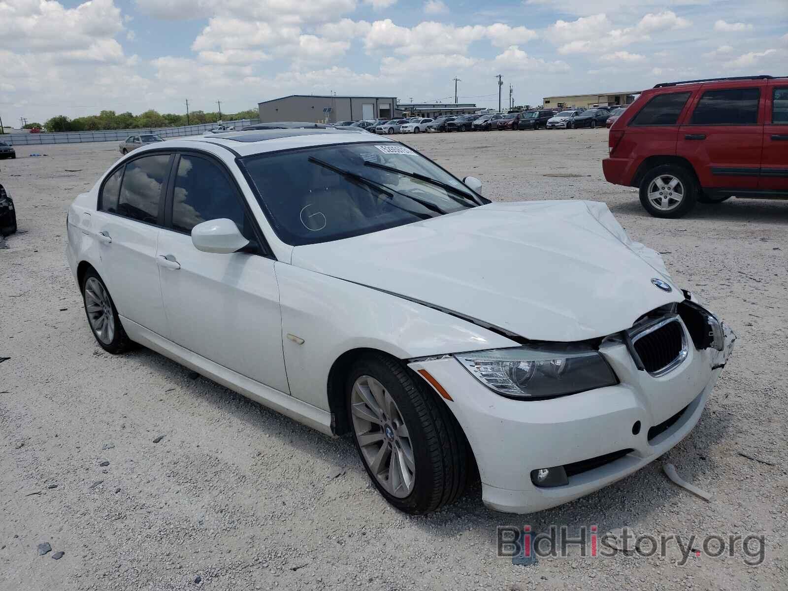 Photo WBAPH7C5XBE851684 - BMW 3 SERIES 2011