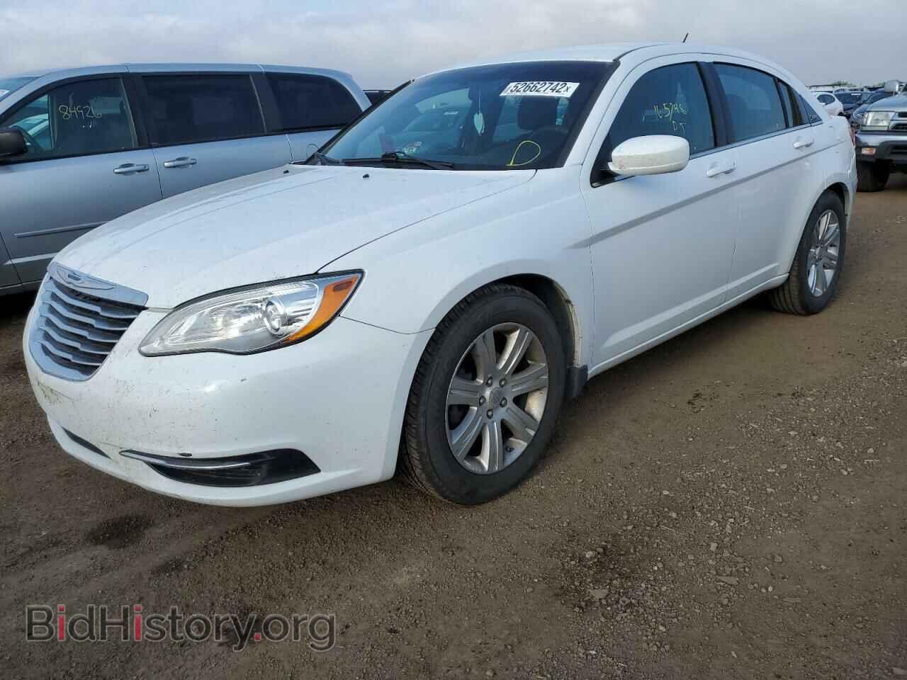 2012 CHRYSLER 200 - VIN: 1C3CCBAB5CN276119 - Фото 2