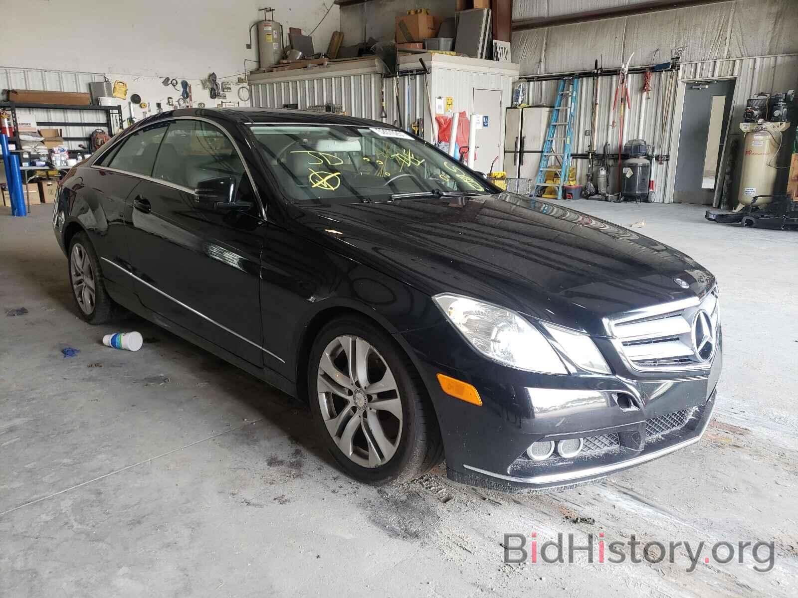 Photo WDDKJ5GB3BF066932 - MERCEDES-BENZ E-CLASS 2011