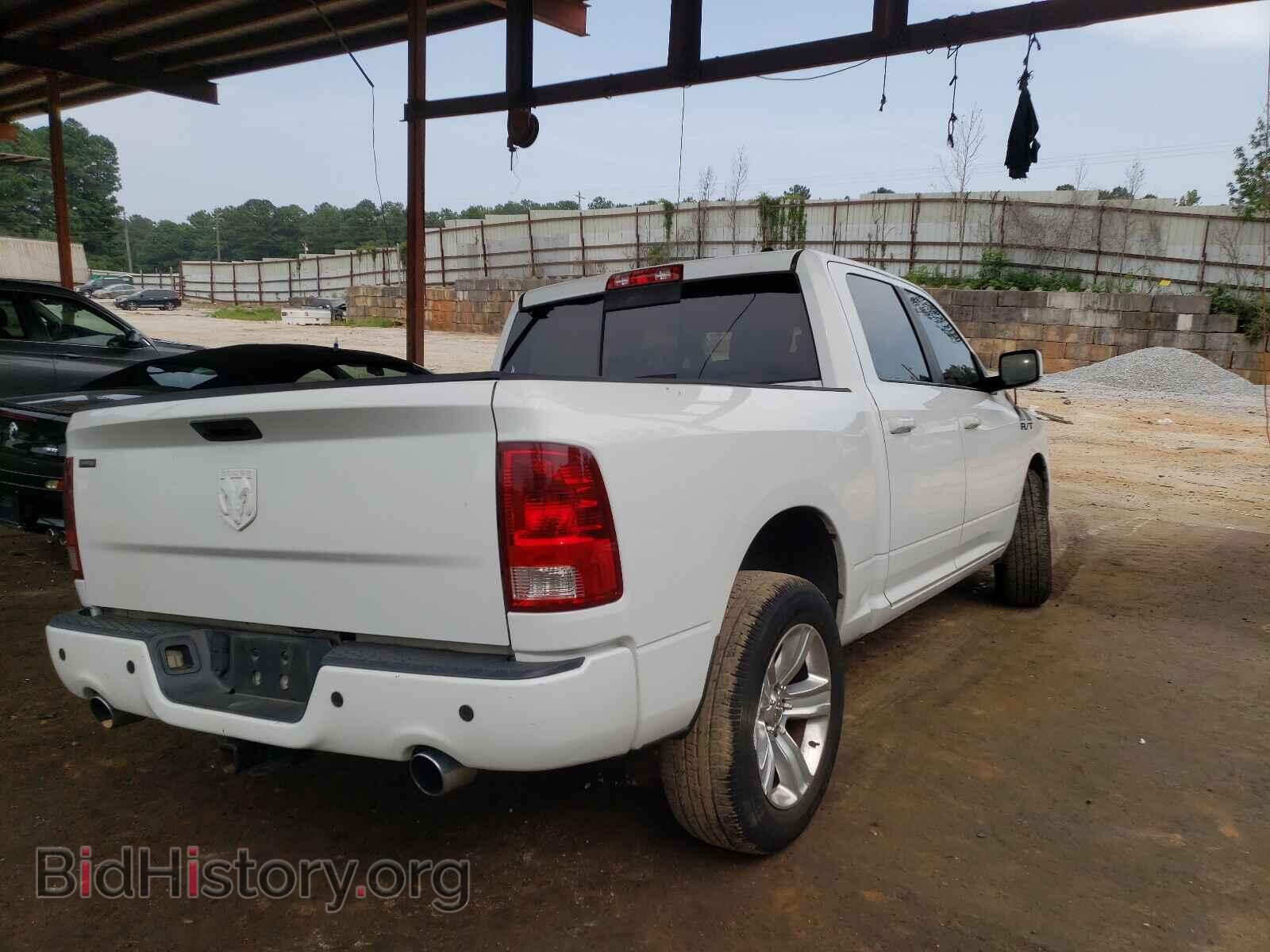 2011 DODGE RAM 1500 - VIN: 1D7RB1CT3BS676856 - Фото 4