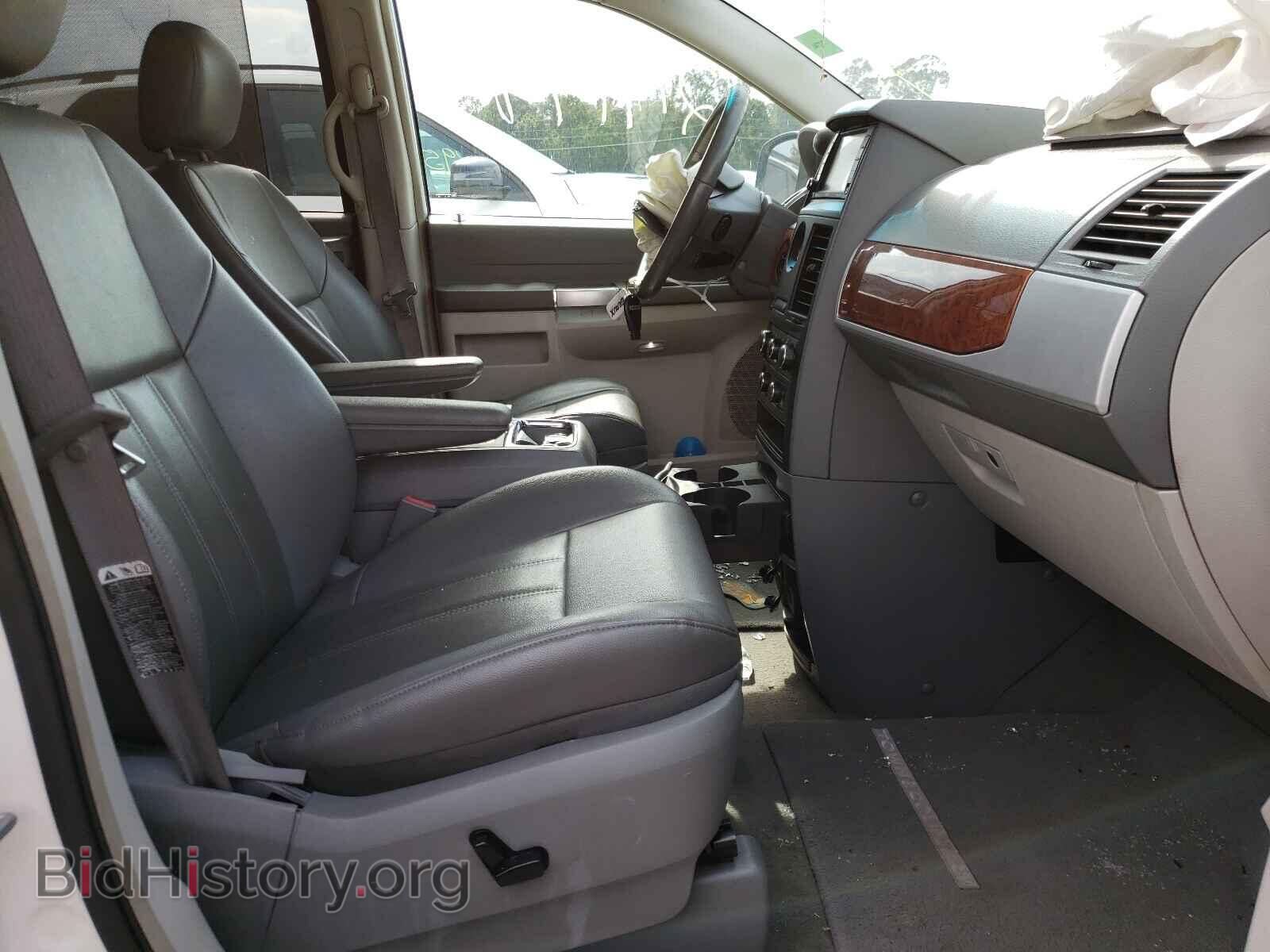 2008 CHRYSLER MINIVAN - VIN: 2A8HR54PX8R124719 - Фото 5