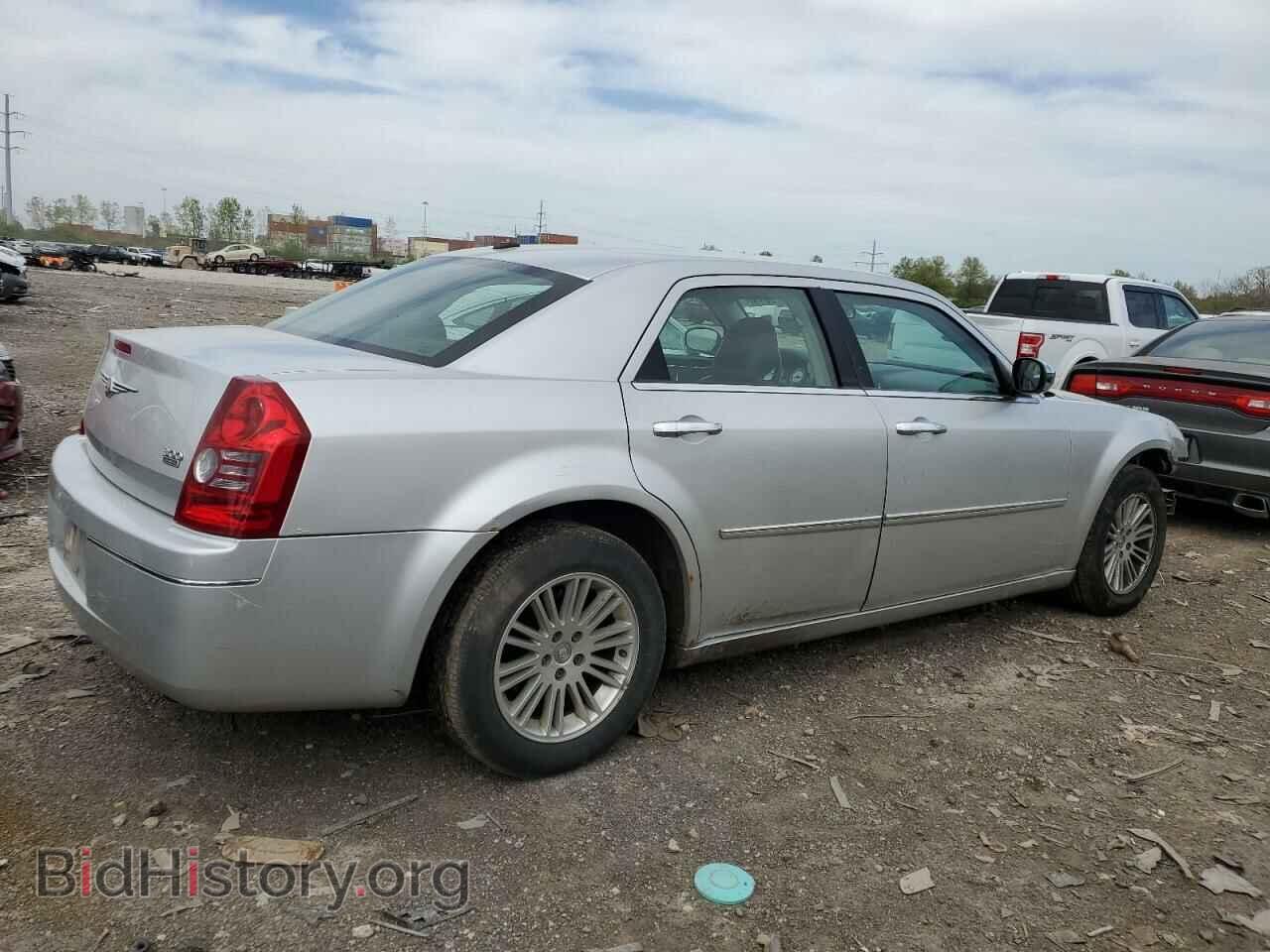 2010 CHRYSLER 300 - VIN: 2C3CA5CV5AH167034 - Фото 3