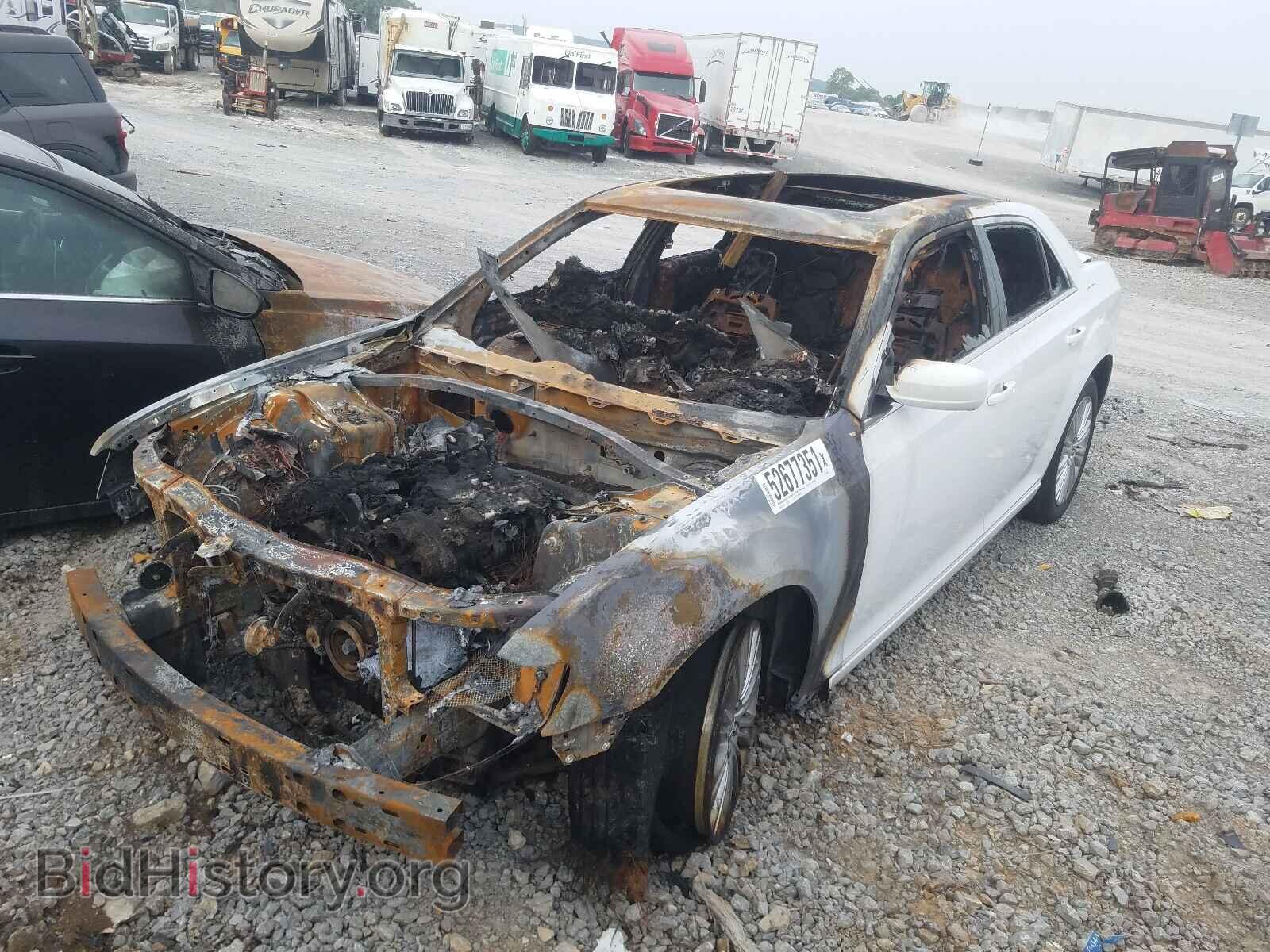 2013 CHRYSLER 300 - VIN: 2C3CCARGXDH505267 - Фото 2