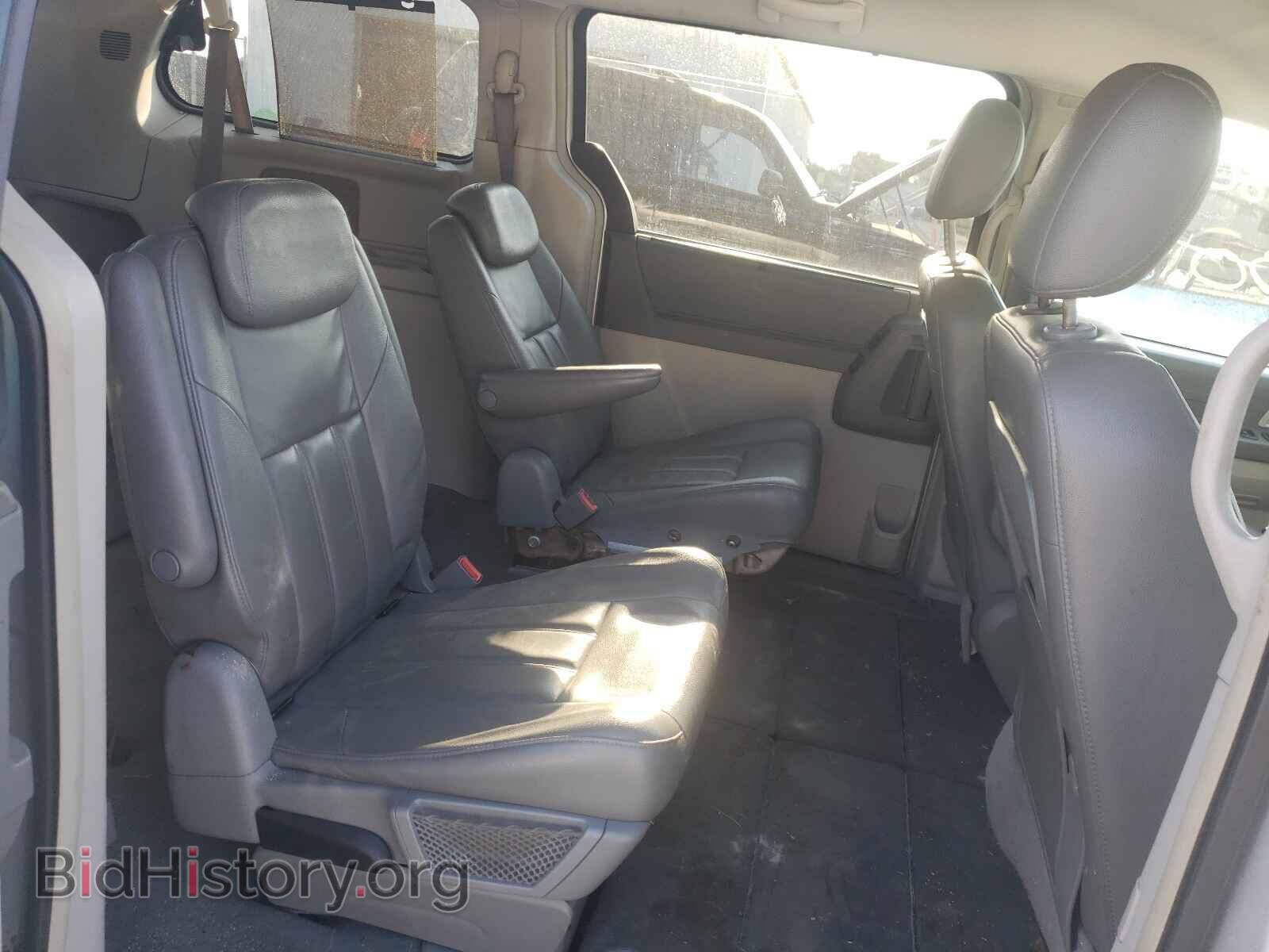 2008 CHRYSLER MINIVAN - VIN: 2A8HR54P98R699801 - Фото 6