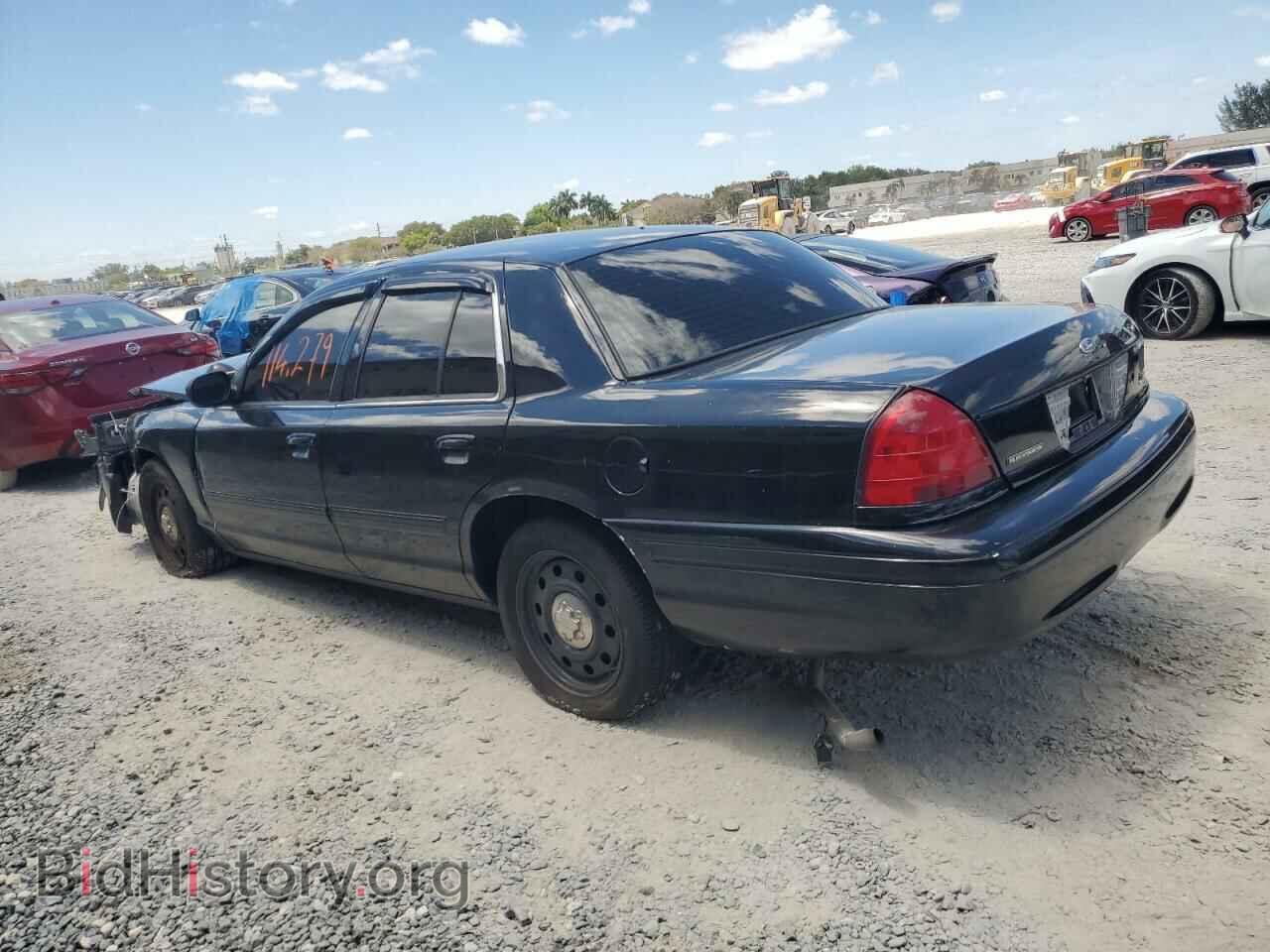 2011 FORD CROWN VIC - VIN: 2FABP7BV2BX167332 - Фото 2