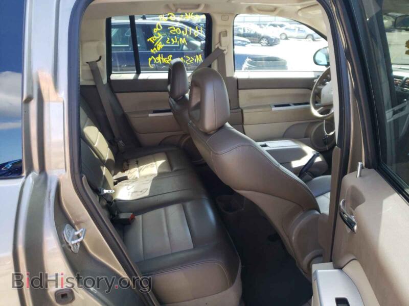 2008 Jeep COMPASS (VIN 1J8FF57W48D632139) — фото 6 из 10