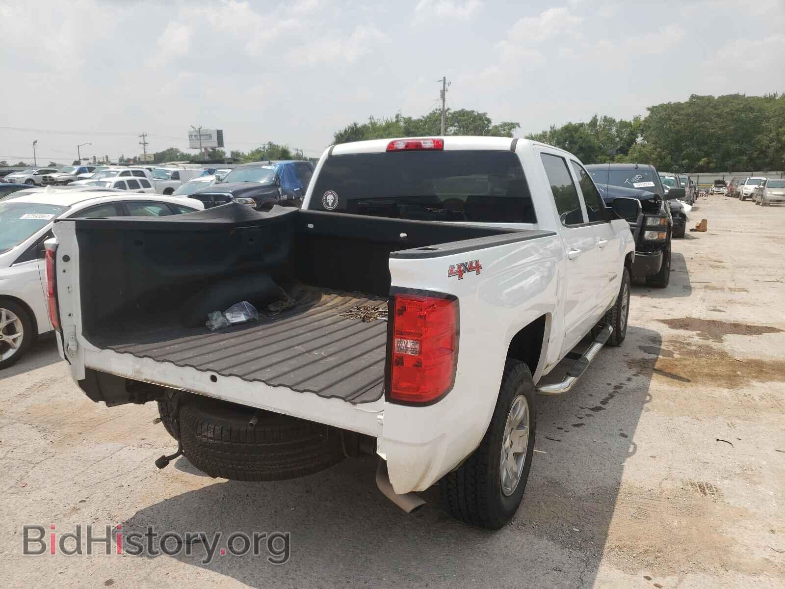 2017 CHEVROLET SILVERADO - VIN: 3GCUKREC6HG414653 - Фото 4
