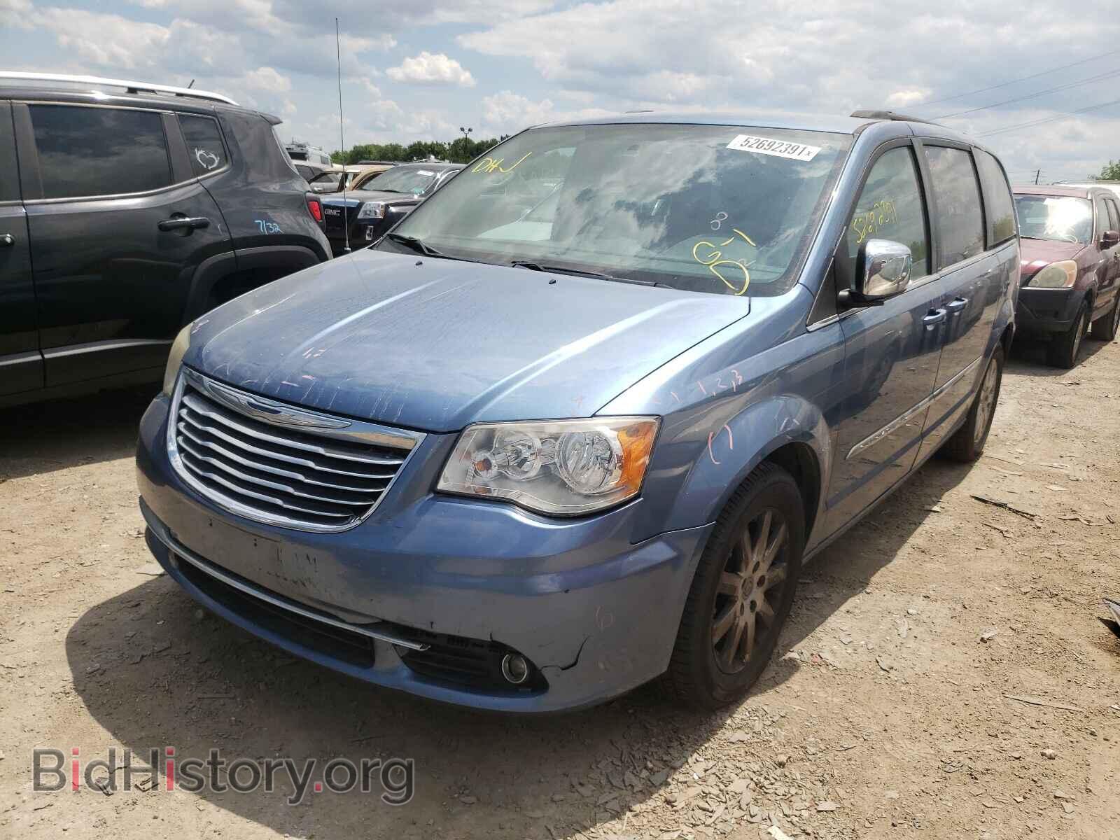 2011 CHRYSLER MINIVAN - VIN: 2A4RR8DG9BR758862 - Photo 2