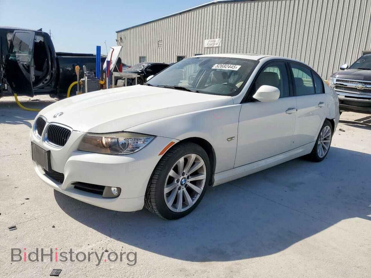 Фотография WBAPH7C50BE674613 - BMW 3 SERIES 2011