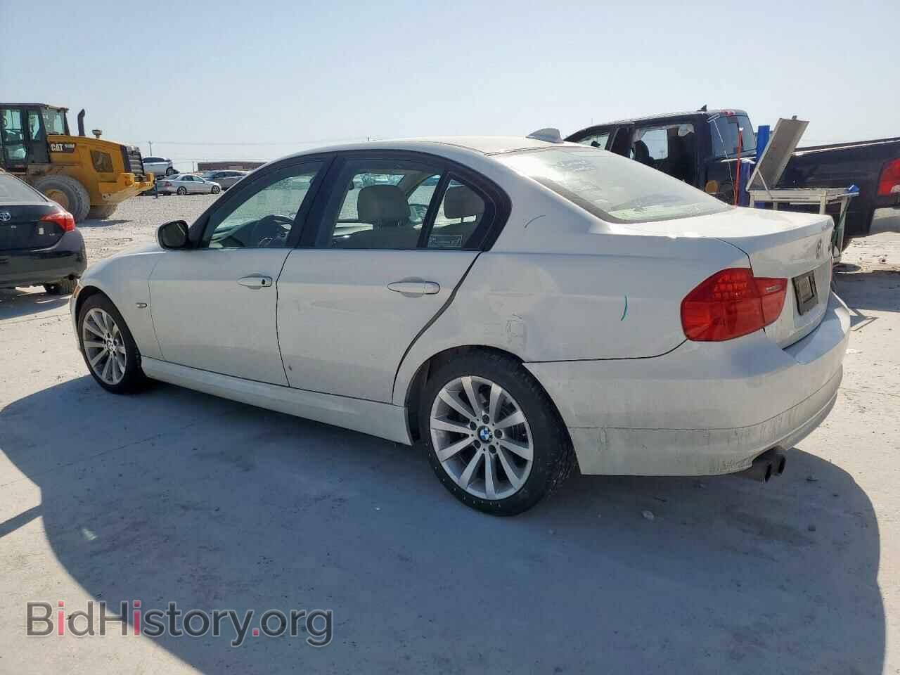 2011 BMW 3 SERIES - VIN: WBAPH7C50BE674613 - Фото 2