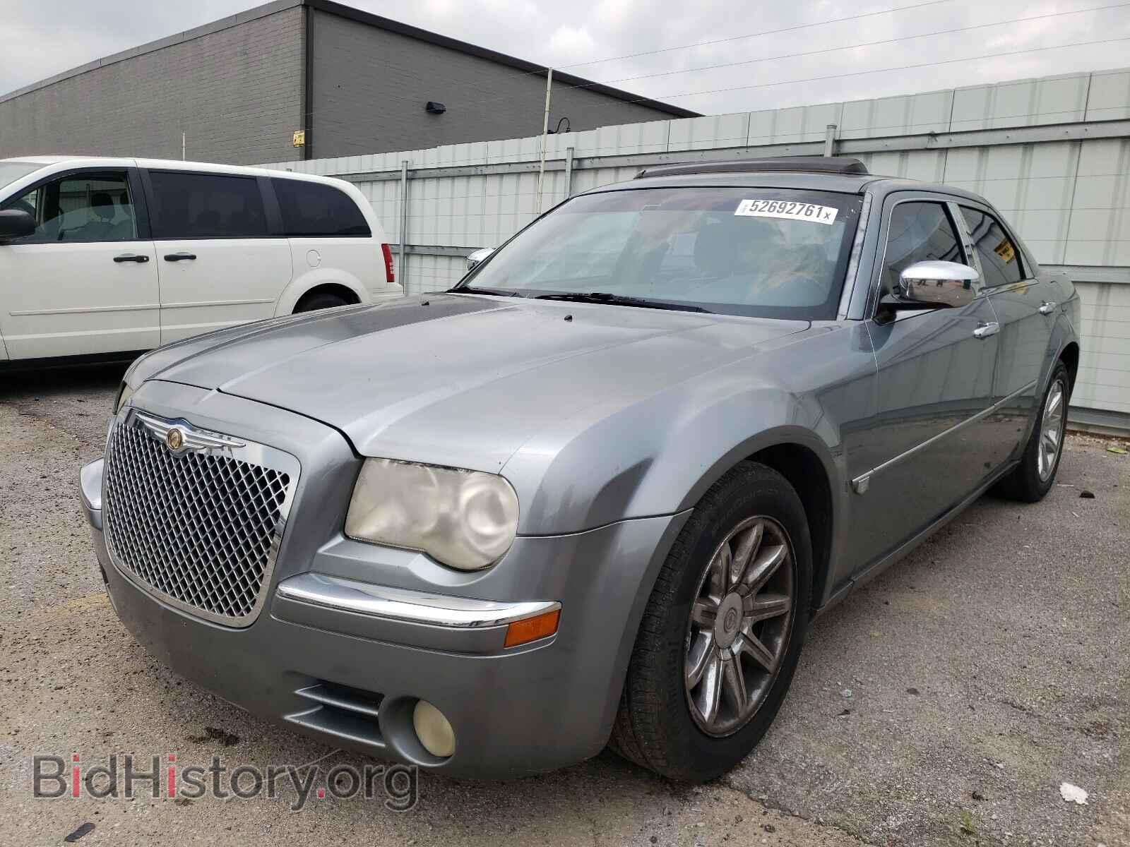 2006 CHRYSLER 300 - VIN: 2C3LA63H76H256367 - Фото 2
