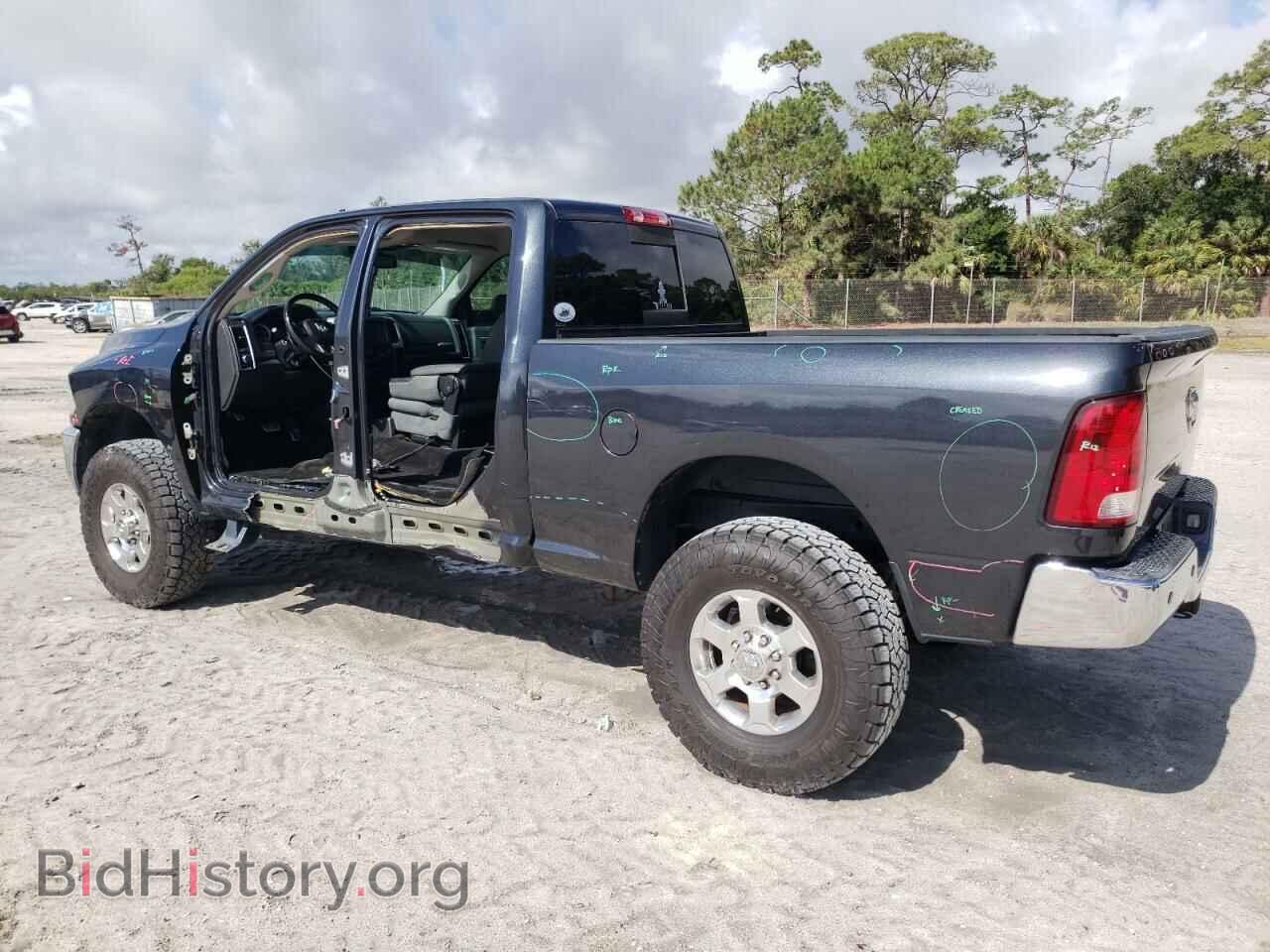 2016 RAM All Models - VIN: 3C6UR5DL0GG359631 - Фото 2