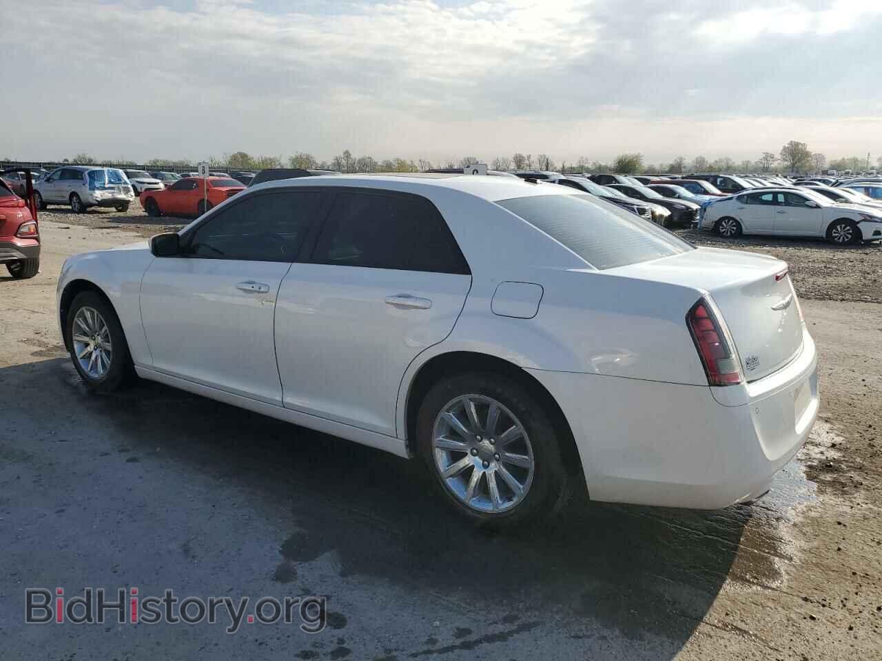 2014 CHRYSLER 300 - VIN: 2C3CCABG2EH378929 - Фото 2