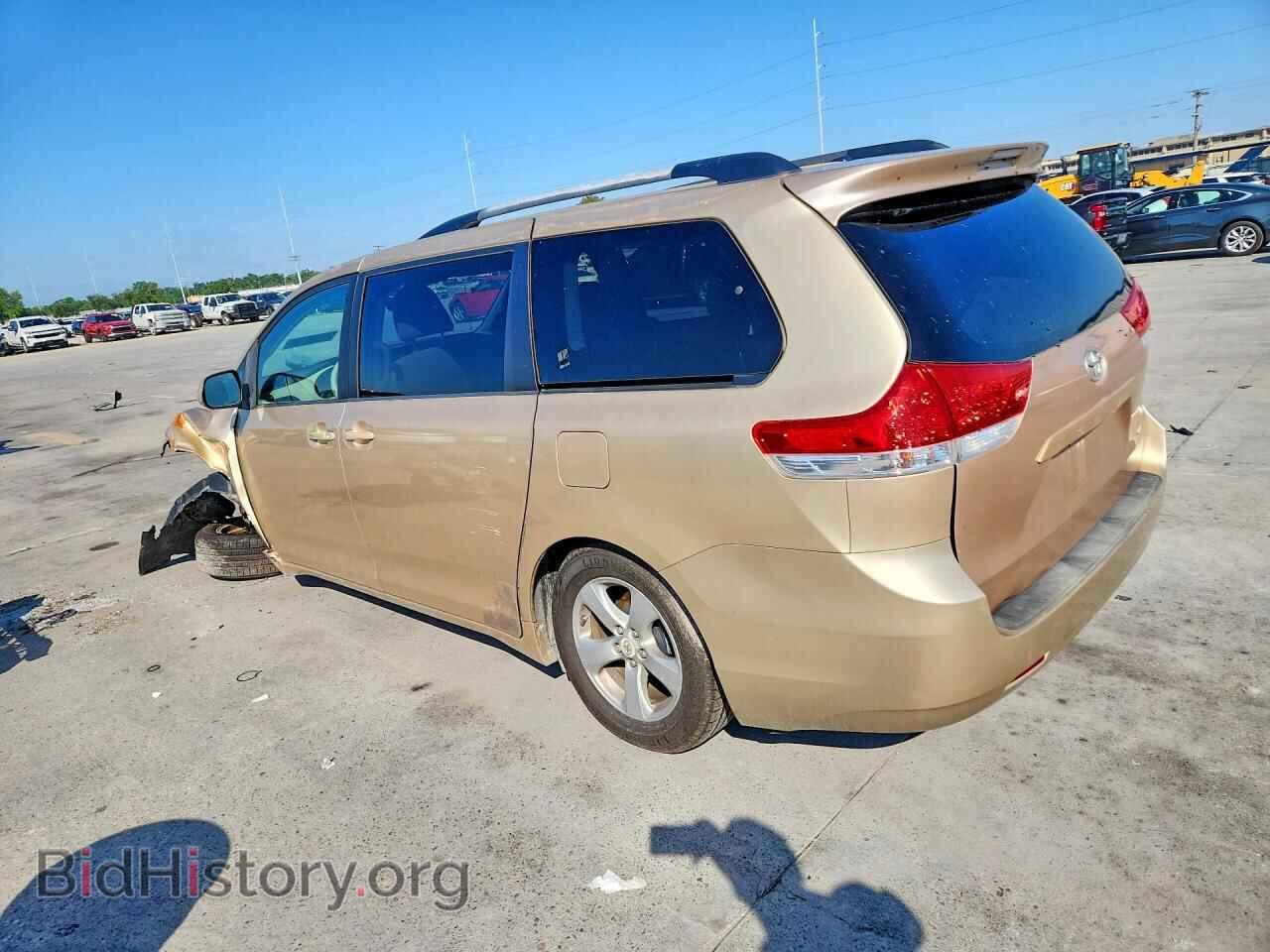 2011 TOYOTA SIENNA - VIN: 5TDKK3DC4BS096532 - Photo 2
