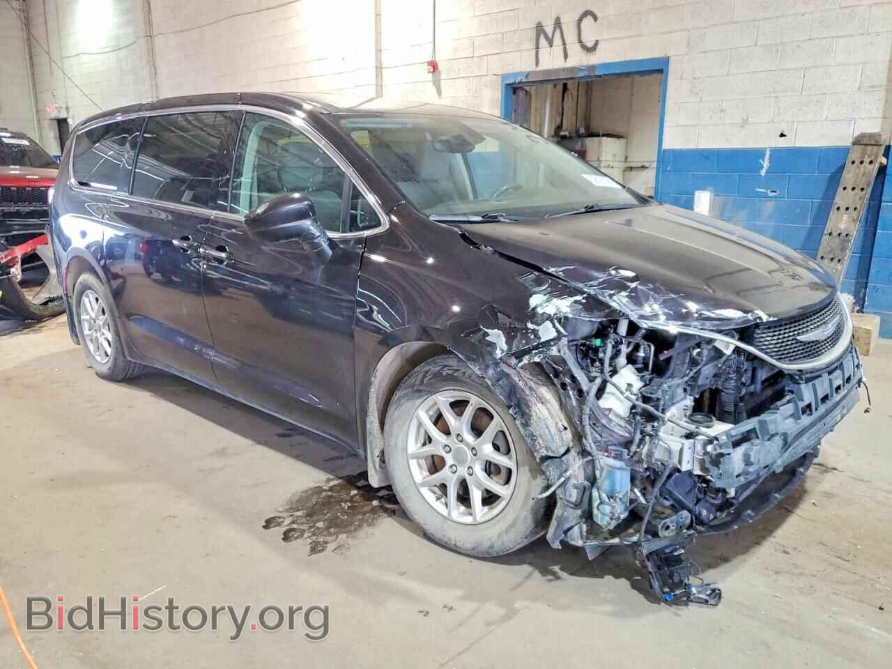 2017 CHRYSLER All Models - VIN: 2C4RC1BG4HR745611 - Photo 4