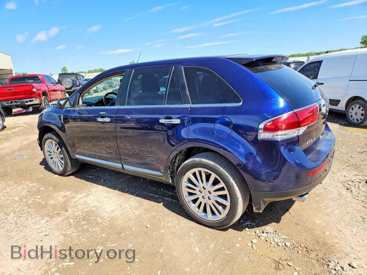 2011 LINCOLN MKX - VIN: 2LMDJ6JK7BBJ29050 - Photo 2