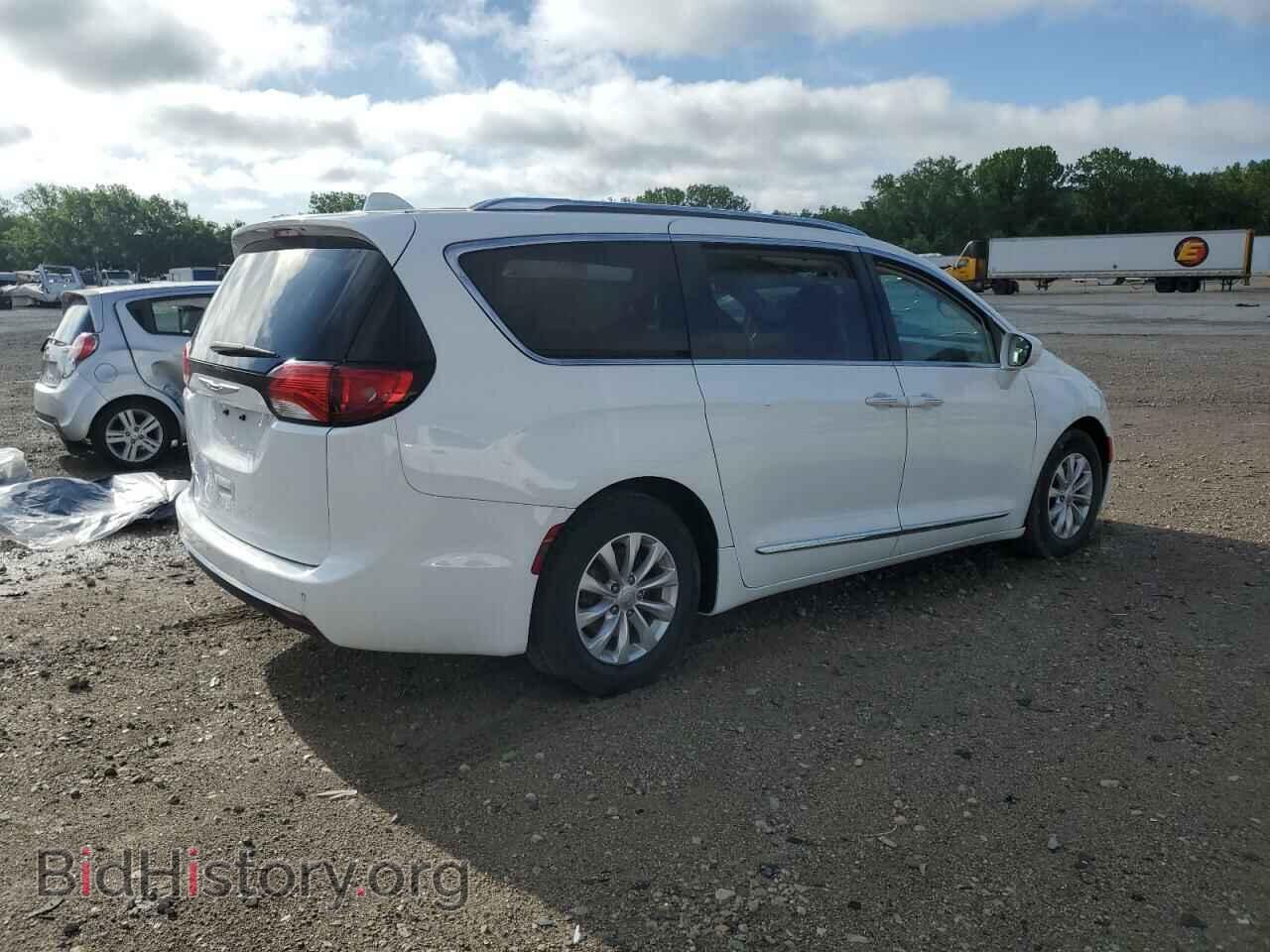 2018 CHRYSLER PACIFICA - VIN: 2C4RC1BG5JR144018 - Фото 3