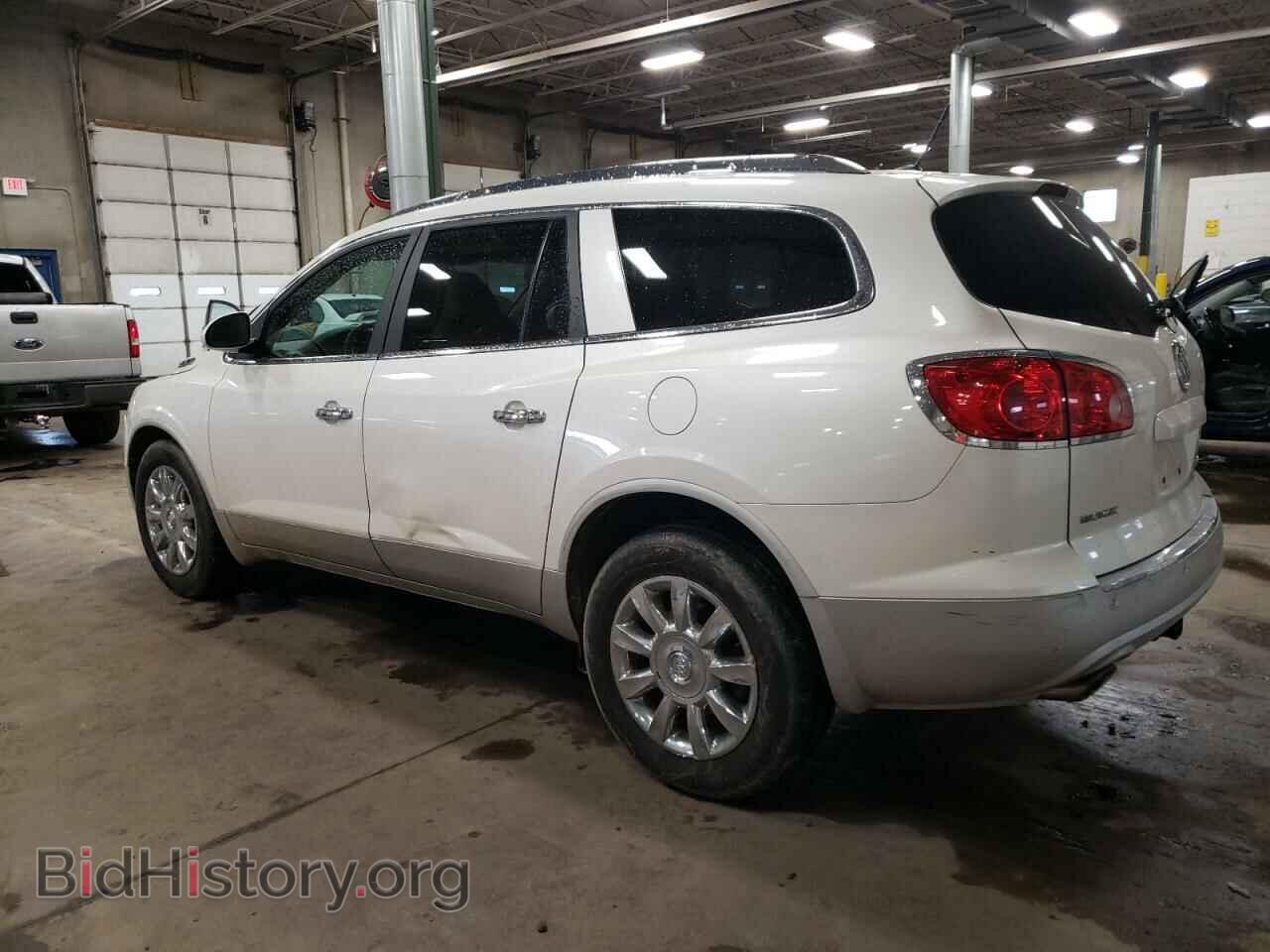 2011 BUICK ENCLAVE - VIN: 5GAKVCED2BJ236865 - Фото 2
