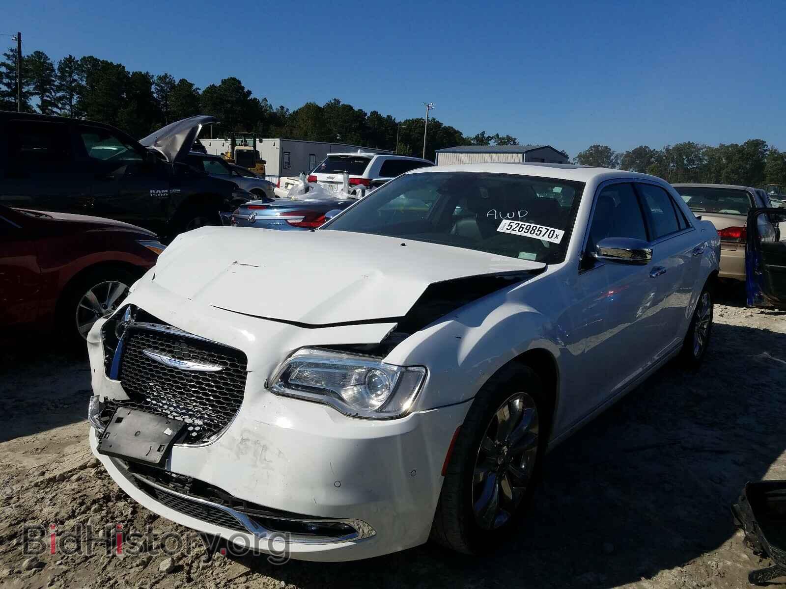 2017 CHRYSLER 300 - VIN: 2C3CCAKG0HH586909 - Фото 2