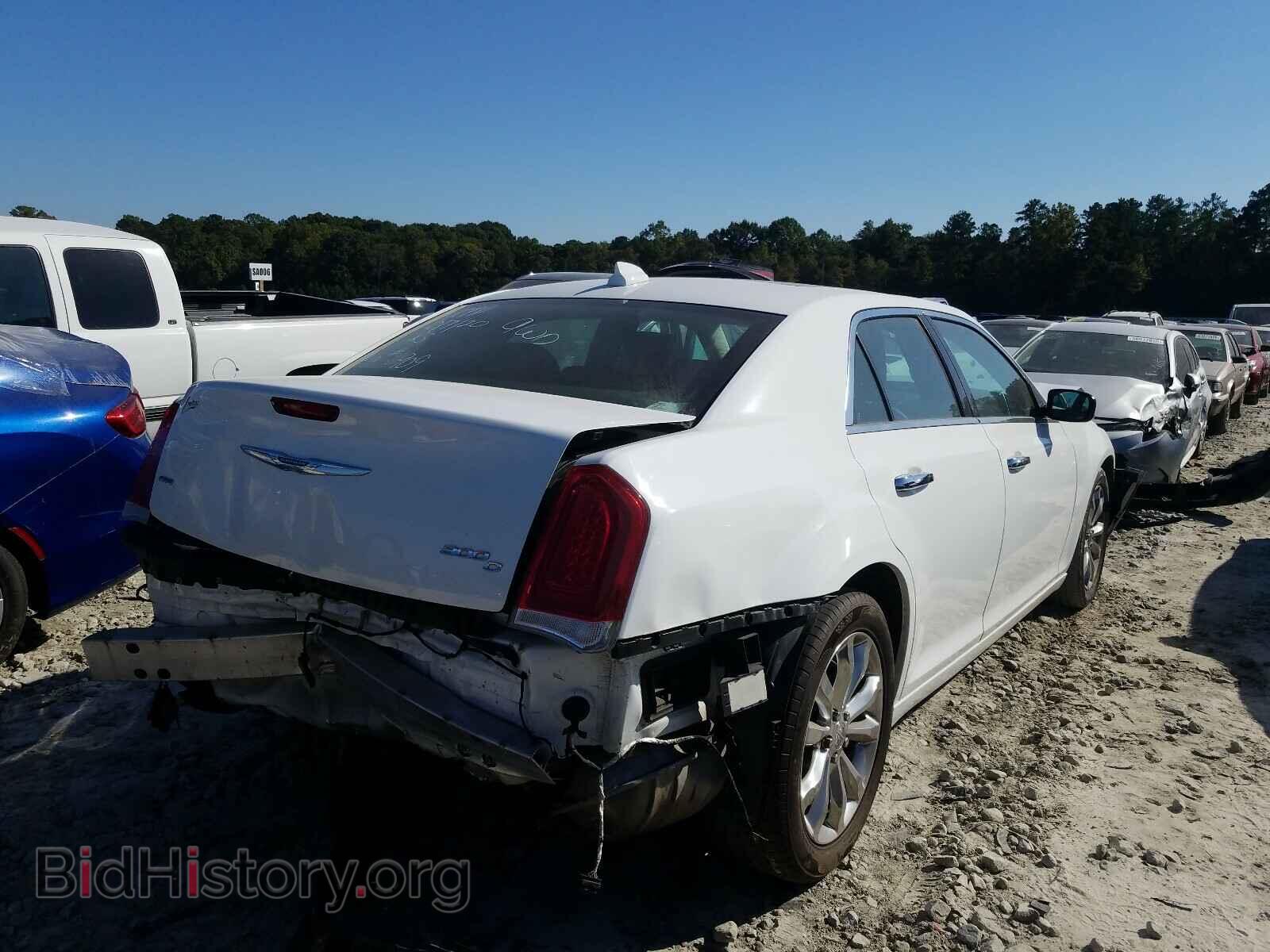 2017 CHRYSLER 300 - VIN: 2C3CCAKG0HH586909 - Фото 4